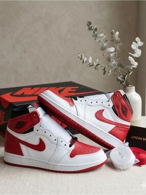 Nike Air Jordan 1 Retro High OG W8.5 7Y 575441-161 NIB